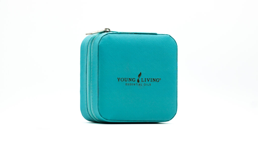 Estuche portátil para aceites escenciales marca Young Living color Azul